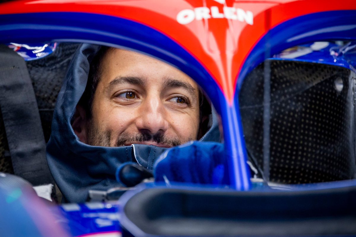 ricciardophotos's tweet photo. CUTIE 🥹 — Daniel Ricciardo in the garage ahead of the #CanadianGP https://t.co/TuicamNDTd