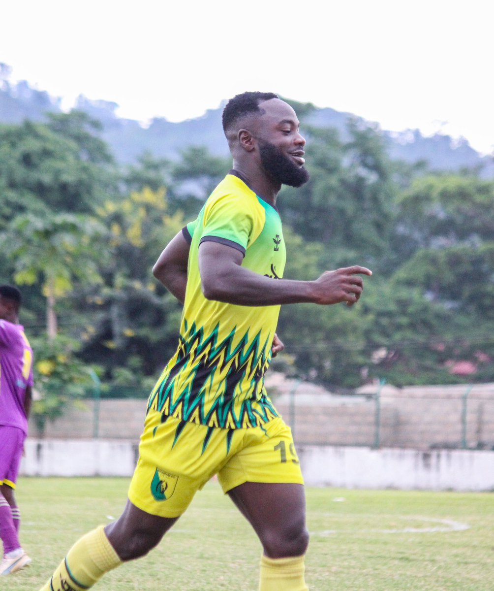 GoldStarsSc's tweet image. #GhanaPremierLeague #Week33

25’

Bibiani Goldstars SC 1️⃣-0️⃣ Medeama SC

[1’ Ronald Frimpong]