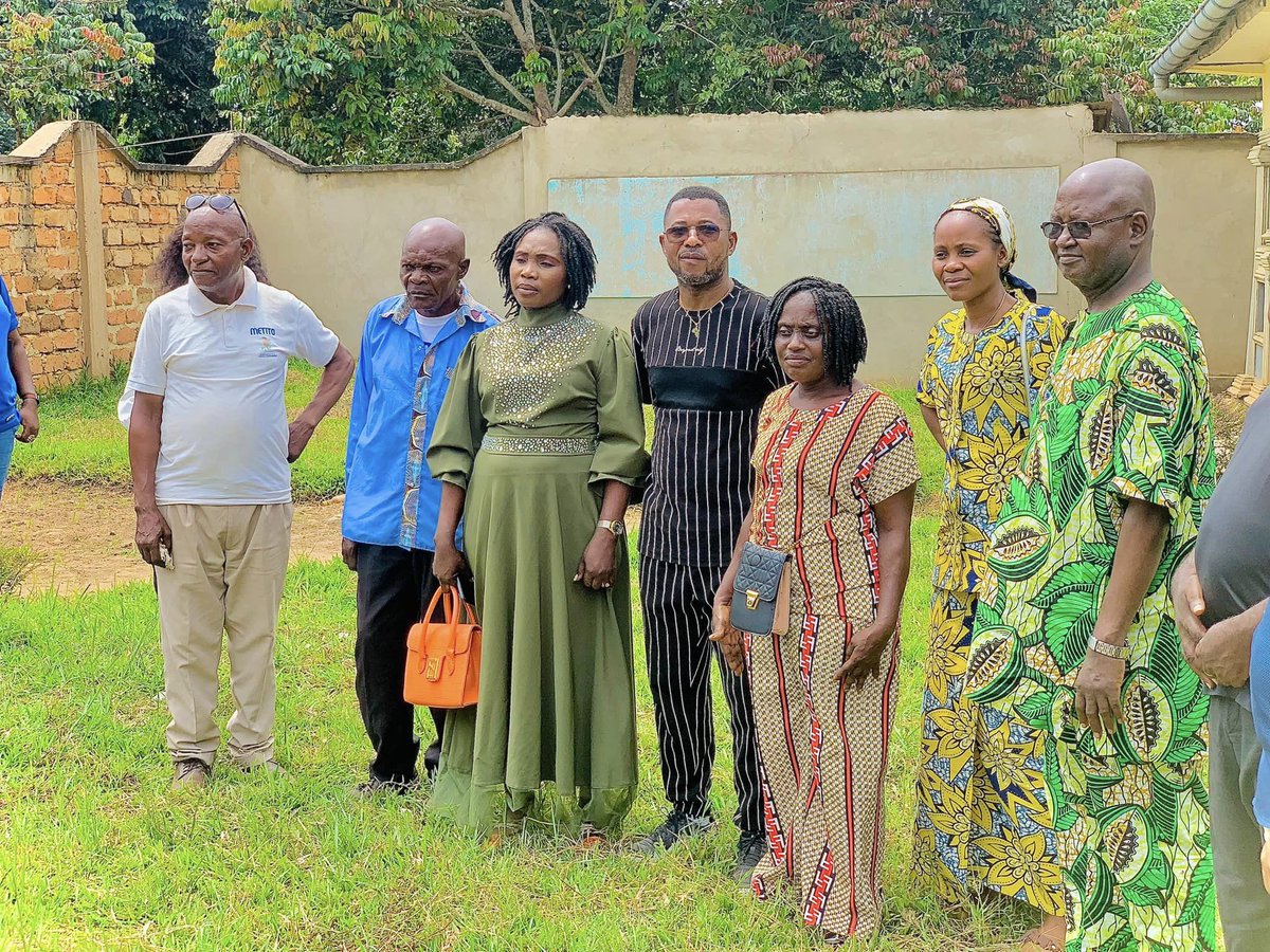 FOFRALO's tweet photo. Activités du Président du Conseil d'Administration @NdoSiya du 19/01 au 03/02/24 au siège de @FOFRALO à Mbanza-Ngungu au Kongo Central. Visites des sites avec les collaborateurs et les hôtes et partenaires. https://t.co/rpClGrlqfh