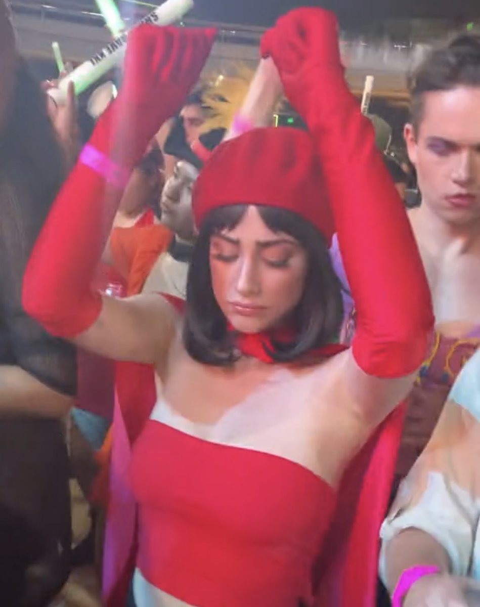 FilmUpdates's tweet photo. Lili Reinhart as Lord Farquaad at Shrek Rave https://t.co/Wfe5qpFpQf