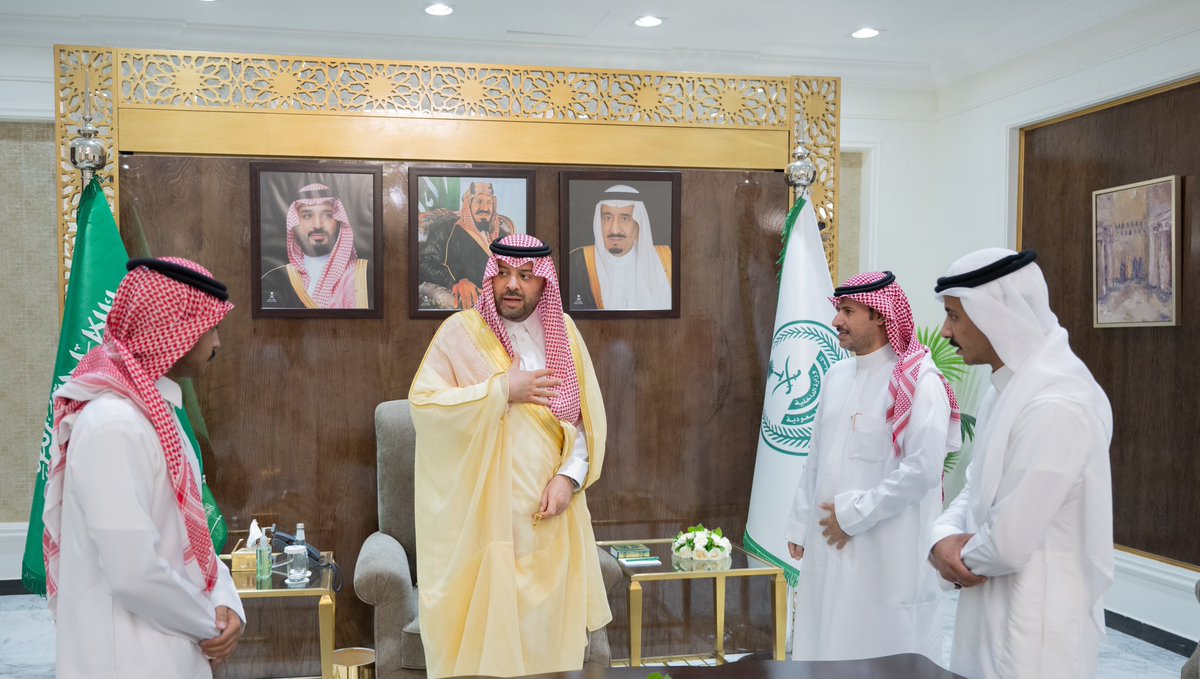 newsfksalsaud's tweet photo. اثمرت شفاعة سمو #أمير_منطقة_الحدود_الشمالية 
، تنازل أولياء دم عودة الجميلي -رحمه الله- عن بقية مبلغ الصلح في دية واقعة وفاة والدهم رحمه الله.
 جاء ذلك خلال استقباله اليوم, ياس وياسر أبناء عودة الجميلي, حيث أثنى سموه على تجاوب أولياء الدم مع شفاعته. https://t.co/XF5CJSjp0X