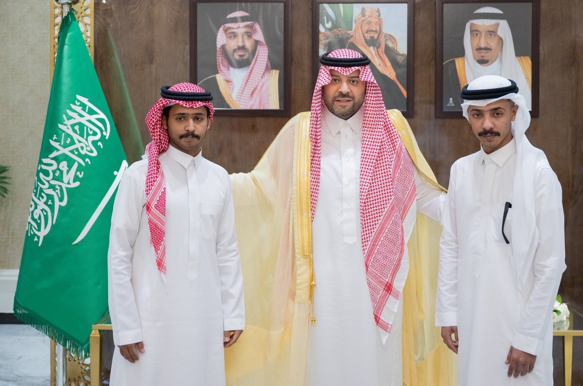 newsfksalsaud's tweet photo. اثمرت شفاعة سمو #أمير_منطقة_الحدود_الشمالية 
، تنازل أولياء دم عودة الجميلي -رحمه الله- عن بقية مبلغ الصلح في دية واقعة وفاة والدهم رحمه الله.
 جاء ذلك خلال استقباله اليوم, ياس وياسر أبناء عودة الجميلي, حيث أثنى سموه على تجاوب أولياء الدم مع شفاعته. https://t.co/XF5CJSjp0X