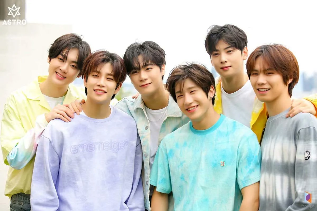 TOP100KPOP's tweet photo. 🚨 What is your favorite K-Pop Boy Group?

ASTRO
IKON
NCT DREAM
TXT

🔗 VOTE: https://t.co/cOkbNgqcTq https://t.co/ZuSRZSsHjT