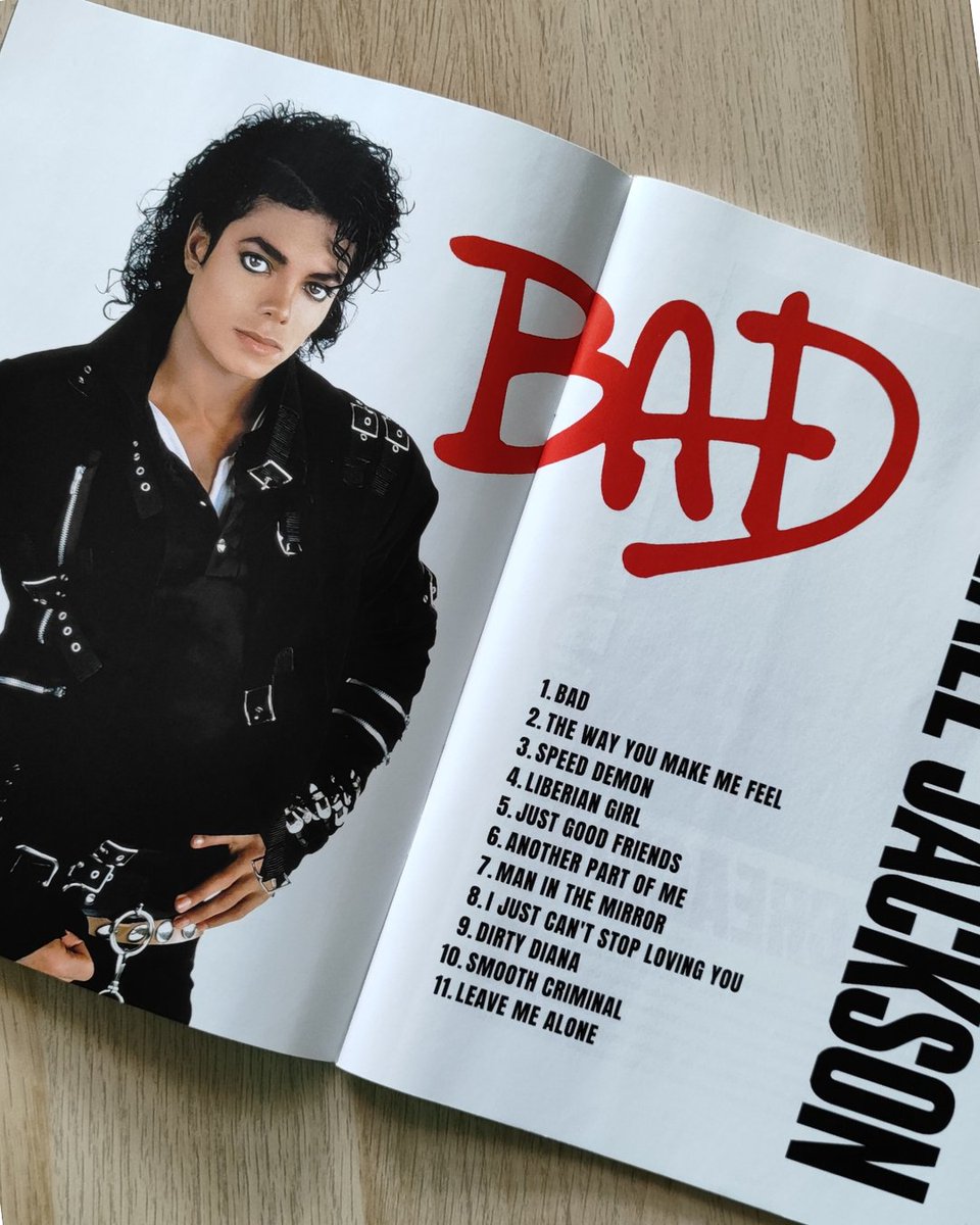 BLescowMJ's tweet photo. ¡Ya está aquí Blescow Magazine N°5: Bad! Exploramos el icónico álbum "Bad" de Michael Jackson: su creación, singles, Bad Tour y el nuevo apartado con artículos de colección. Los primeros 50 compradores recibirán un póster.

Consigue tu ejemplar y sé el "Baddest".

¡SHAMONNNE! 🔥 https://t.co/SmoaVxCcyg