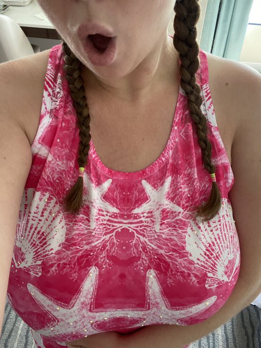 Two spicy messaging spots available today  Who wants them https://t.co/NzYZ5J2lCC