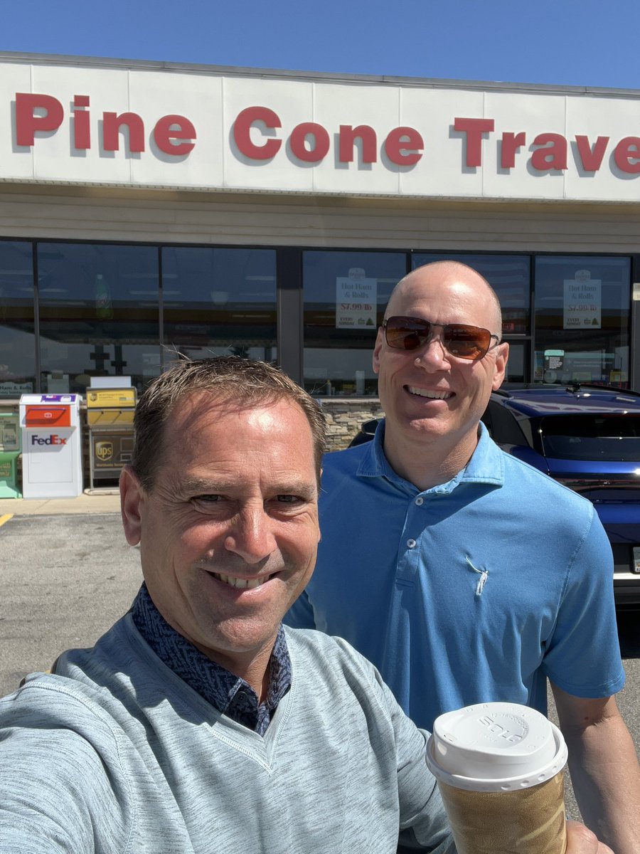 vincevitrano's tweet photo. I love it when I introduce a first timer to #MandatoryStop
#pineconetravelplaza
#onwisconsin @BradSleeth https://t.co/02lUZIlMqo
