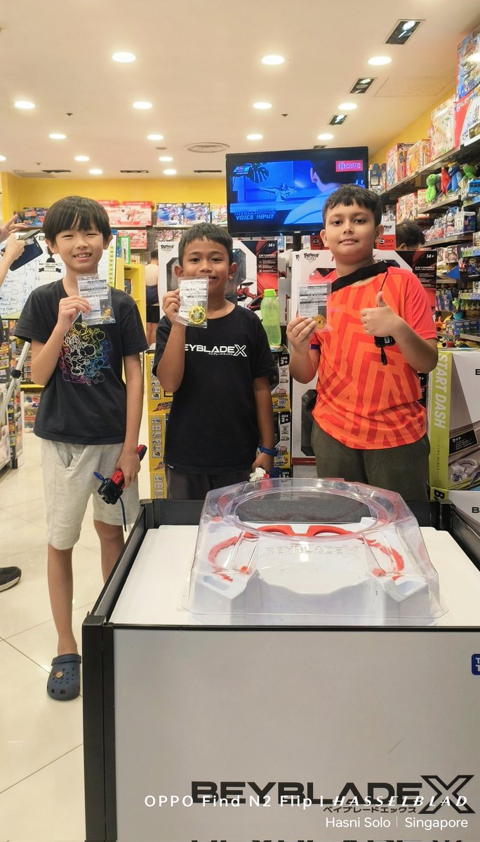 HasniSolo80's tweet photo. G3 CWP 6pm
9 June 2024
After a 2 weeks detox from G1, Adam clinched the top spot in a new league format 🔥💯
#beybladesg #AdamSolo #beybladex https://t.co/ILRC64IzdY