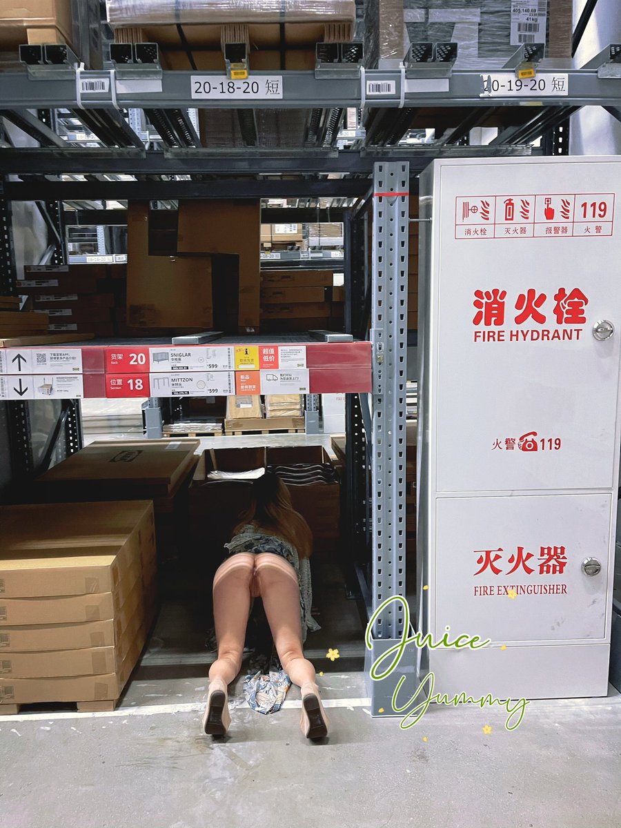 2024/06/09
你们的灭火器🧯彩子姐来啦～
宜家开了好久 一直没有特地过去溜达
拍完好久了 一直没整理出来发
首次尝试的宜家露出系列😋
讲真死去的前任送的这条碎花裙真的经典又好扒拉☺️露出标配💕
而且好像好多年了？17年买的，不得了不得了👍🏻
晚安啦 一想到又要上班就想爆哭一顿
#露出 #宜家 #sm #抖m https://t.co/i7vEDy7nZ0