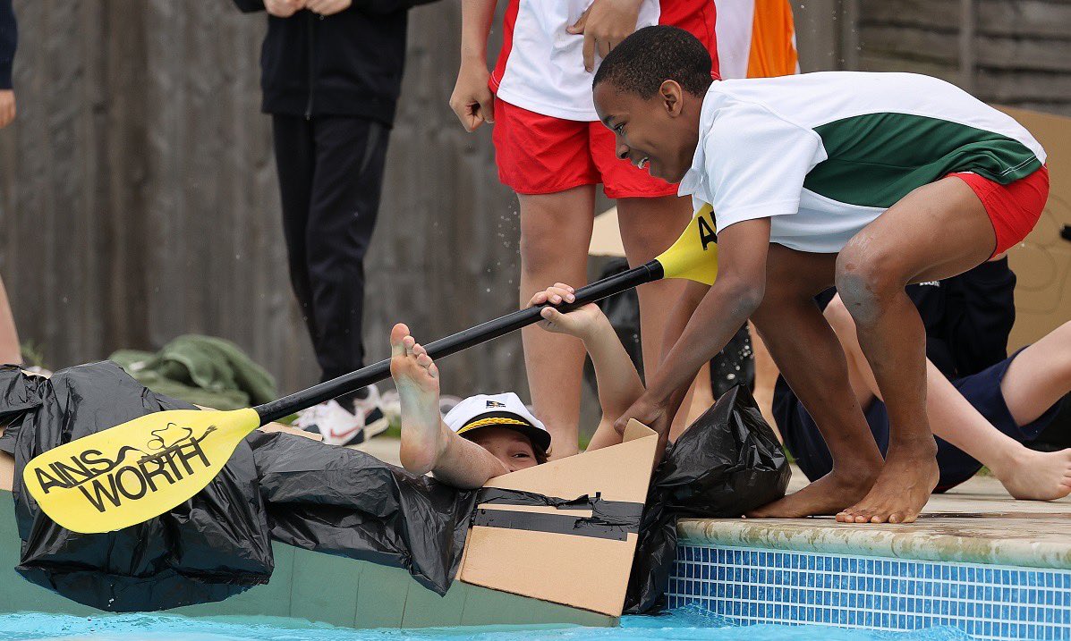 SFSOxford's tweet image. Canoes made from cardboard, bin bags and gaffer tape…..what could possibly go wrong?! Some of the boys creations fared better than others but in the end of the day, the boarders had enormous fun! #iloveboarding #boardingweekend