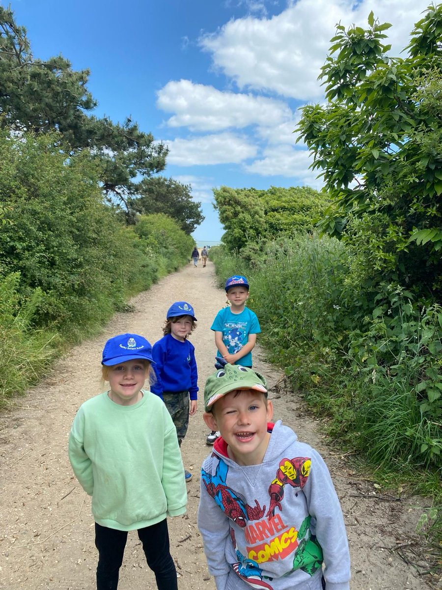 FawleyInfants's tweet photo. The children of Blackfield and Fawley spent time learning about D-Day this week and how important Lepe Beach was on 6th June 1944. From assemblies, to art-work, poetry and visiting Lepe, we are so proud of our local history. @BlackfieldPrim https://t.co/BWdOJaUxFX