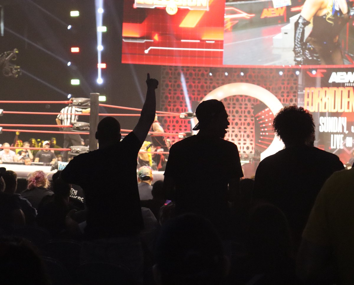 BackAtTheMac's tweet photo. Thank you so much to all the amazing fans who joined us for the electrifying AEW Collision LIVE event last night! π€Ό
#backatthemac #wrestling https://t.co/o7qULO7slM
