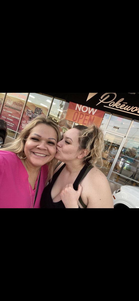 RebeccaDaPron's tweet photo. Happy birthday to my beautiful daughter. 😘🎁🛍️🧁🎉 https://t.co/6KpKwFoN8I