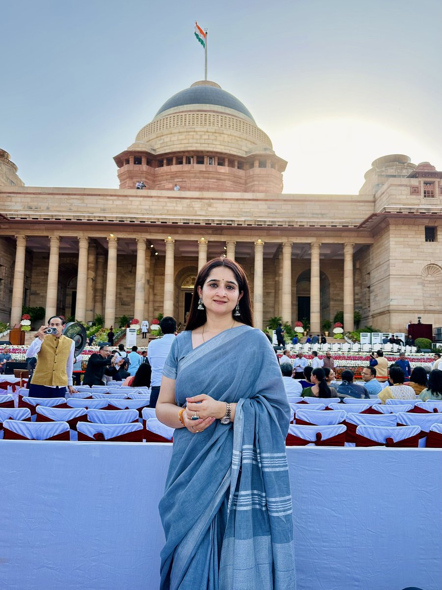 PrajwalBusta's tweet image. Witnessing the Historic  moment💫🌸

#PMswearing
#Modi03.0