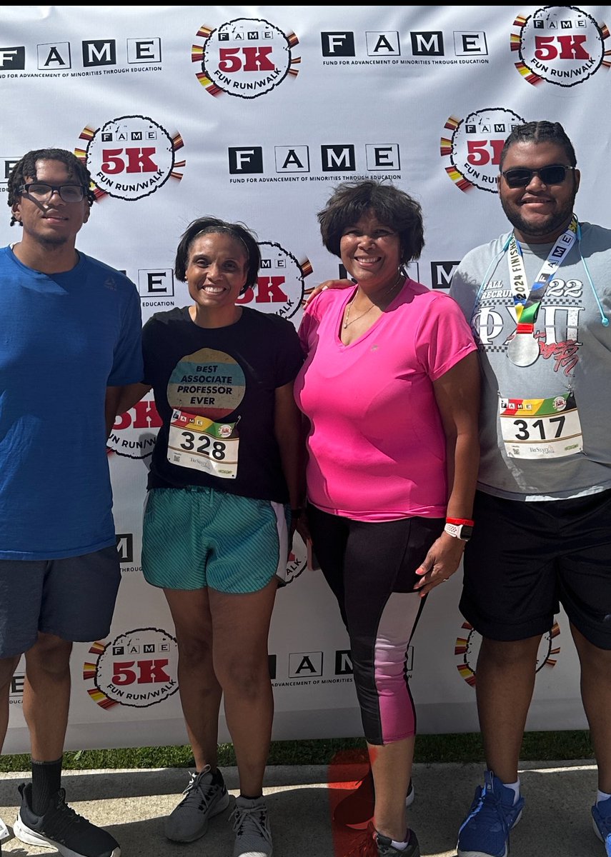 triciahshelton's tweet photo. Check us out!!! We were part of the annual FAME #5k #run this morning.  We’re on the move with @famefundpgh https://t.co/WtpFQRQtBj