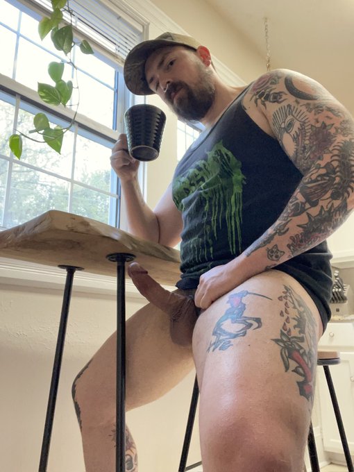 Mornin fellas https://t.co/2fJoHdXAIM