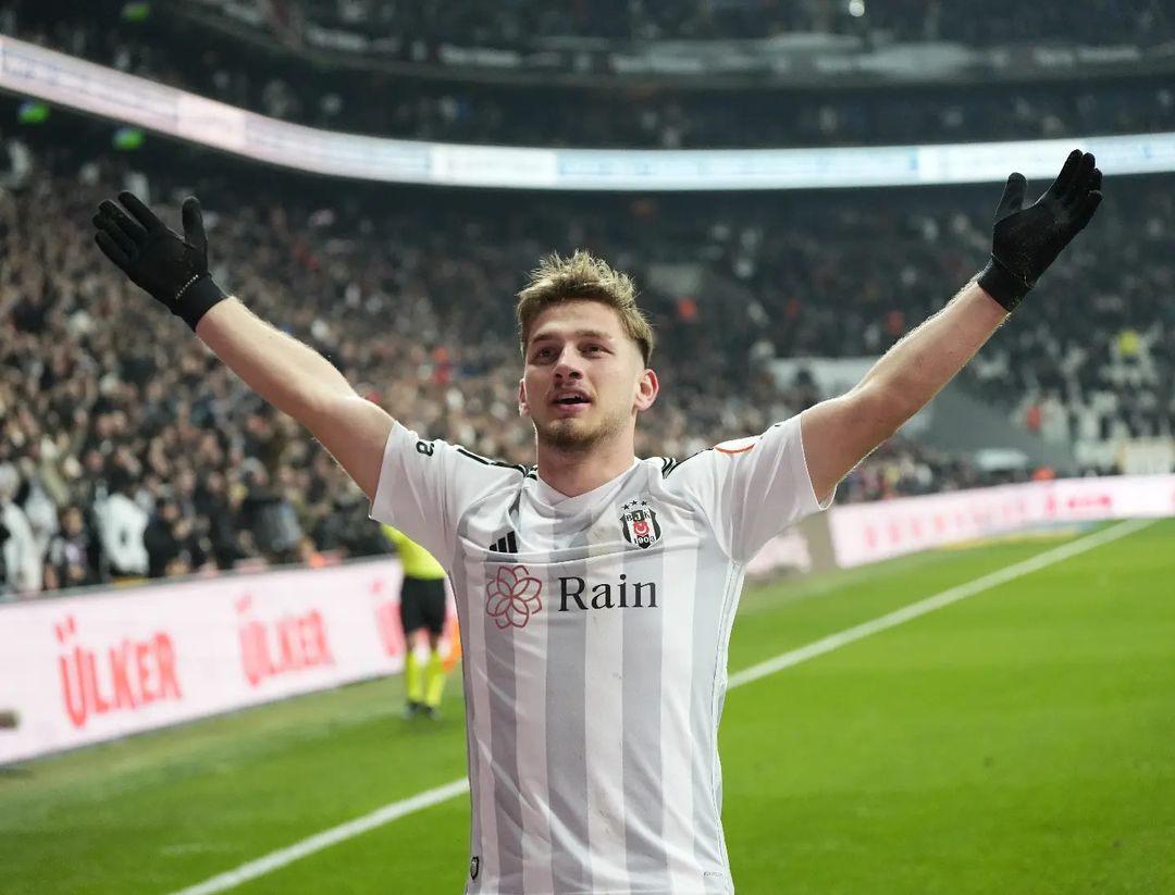 Bayern Münih, Semih Kılıçsoy'un durumunu yakından takip ediyor. (Bild)