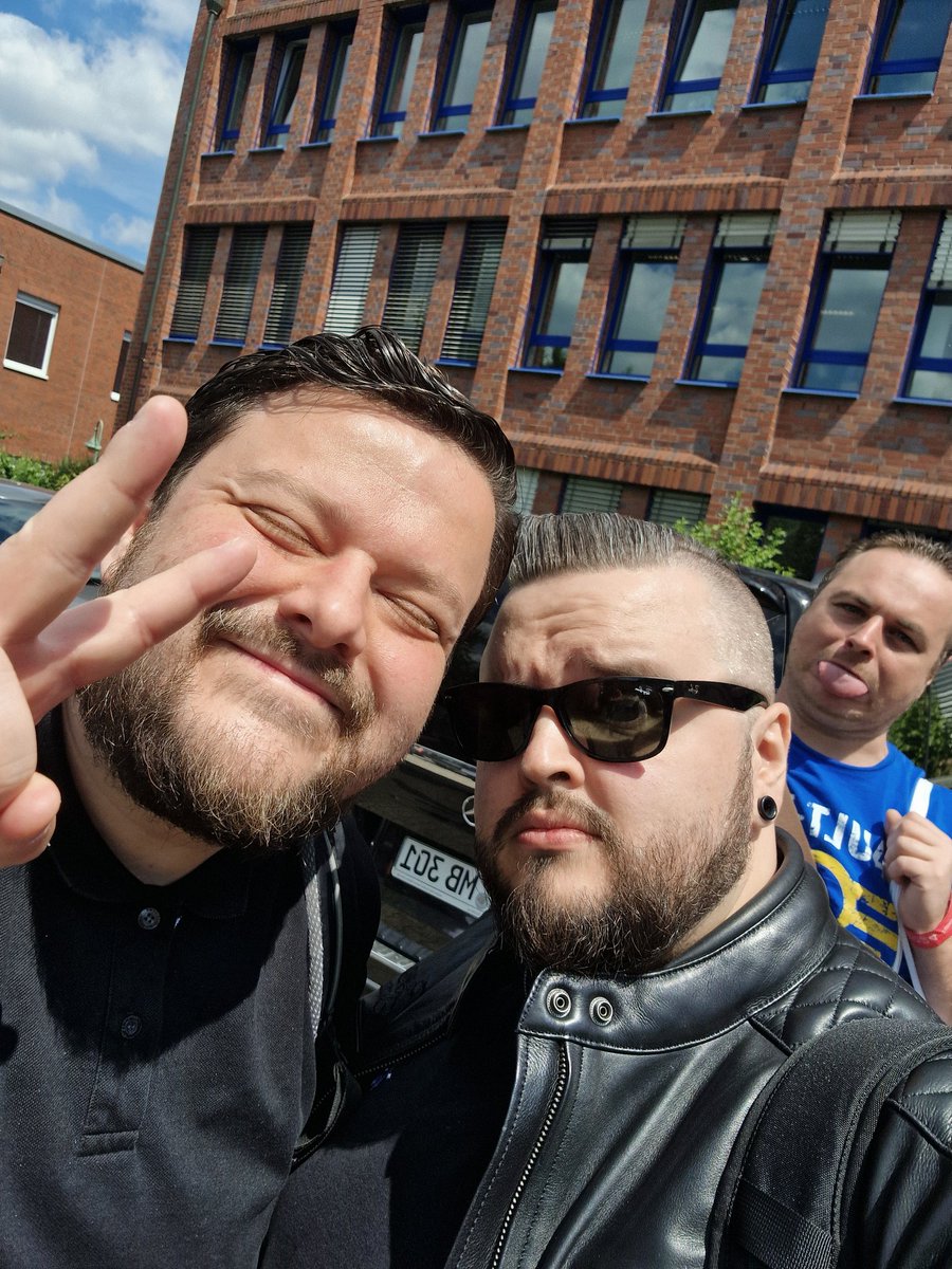 DonSl4sH's tweet photo. #Roleplayverse mit @onlinegott und @Los_Bambos schön #lorcana ballern 🥰 https://t.co/GPRjBDk55z