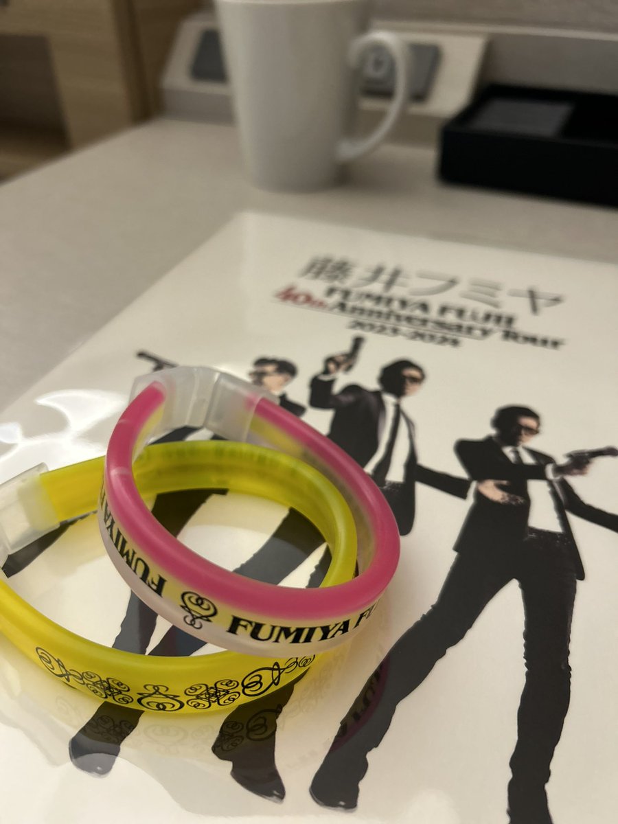 potter2828's tweet photo. どれも好きな曲ばかりだったんだけど、
ALIVEが1番ズンときた。
今の自分を励ましてくれてるみたいでなんだか泣きそうになった。
照明もすごくキレイで、
2階席から紙飛行機がステージに向かって飛んでいく様を飛ばしながら見てたけどやっぱりすごかった。
#藤井フミヤ
#40thFINAL
#111回目の武道館 https://t.co/QHXydHt8A2