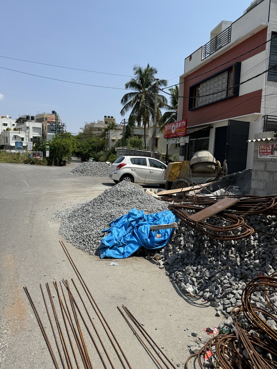 AswathiMohanpk's tweet photo. @_kanakapuraroad  Large construction materials blocking sidewalks &amp; roads near Vidyashilp School Banashankari create safety hazards for pedestrians &amp; drivers. Especially dangerous for students.Exact location-Jayanagar housing society layout ,Gubbalala. Please help us https://t.co/qsdZAdoTf8