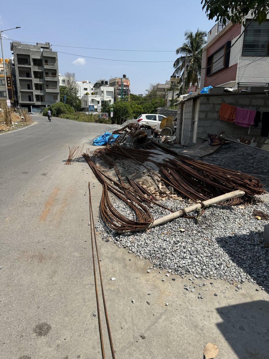 AswathiMohanpk's tweet photo. @_kanakapuraroad  Large construction materials blocking sidewalks &amp; roads near Vidyashilp School Banashankari create safety hazards for pedestrians &amp; drivers. Especially dangerous for students.Exact location-Jayanagar housing society layout ,Gubbalala. Please help us https://t.co/qsdZAdoTf8