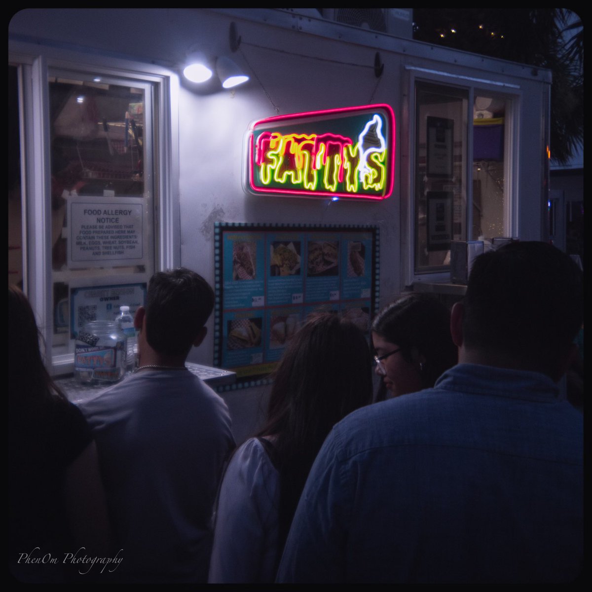 phen0mphotos's tweet photo. Fatty’s
#getyourfaton #canon #pocketdispo #streetphotography #corpuschristi #cctx #muralfest https://t.co/z4wmX6CZoc