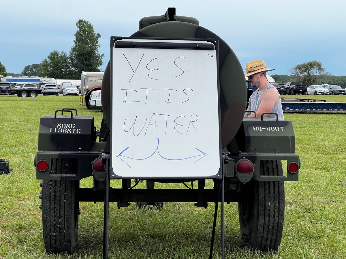 Need a refill today? We got you 👍

Get bottles filled by the Army National Guard booth in Patriot's Landing! (And yes, it's water and ready on both sides.)