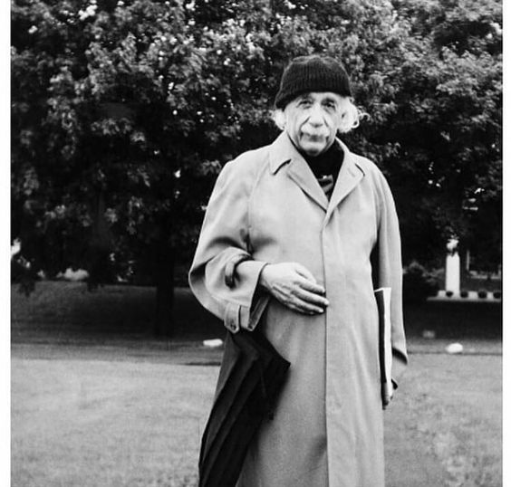 Einstein on 'education for independent thought' (1952)✍️

It is not enough to teach a man a specialty. Through it he may become a kind of useful machine but not a harmoniously developed personality. It is essential that the student acquire an understanding of and a lively feeling
