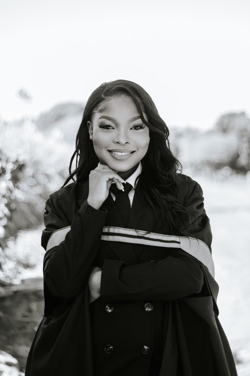itu_nodash's tweet photo. Big Fish👩🏽‍🎓🎓 https://t.co/StJfwEoFXr