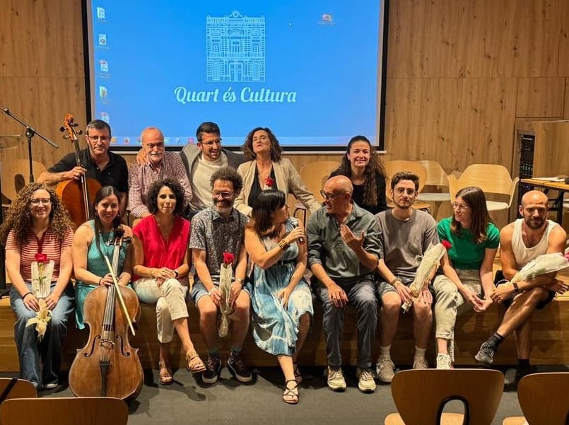 LuisV_1789's tweet photo. Educación, Juventud, Implicación, Cultura, Memoria. Es el camino. Gracias a todas, Guardianas de Memoria, y a @quartdepoblet por apoyar este proyecto educativo y solidario en el 1r aniversario de ⤵️ https://t.co/SLxdVvyBiU Regala Memoria y haz red. @XEiM_PV @ARMH_Memoria @zetahv https://t.co/oBeLTF9oso