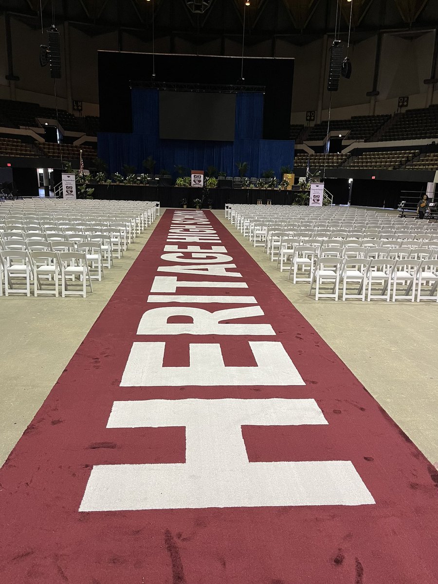 HeritageHS's tweet photo. The stage is set.  Let’s go Class of 2024! #NNPSGrad #HHS2024 https://t.co/qyezGivaoF