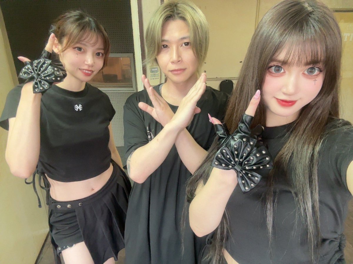 CREA666LCR's tweet photo. 久々の降臨✨

オールウェイズロック★パーティとSUNDAY LIVE J POPS LIVE STAGE
ありがとうございました！

OVERLAPSさん2周年おめでとうございます🎉

みんなのおかげで最高に楽しいライブになりました🔥

2倍速にもついて来てくれてChank you♡

降臨できて良かったです！また会えますように💜 https://t.co/dPMxCcssqz