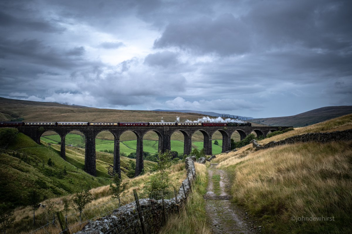jpdewhirst's tweet photo. Crossing Arten Gill Viaduct, northwards on the Settle & Carlisle railway #streamtrain #steamSunday. @yorkshire_dales https://t.co/jQBdvfMNsC