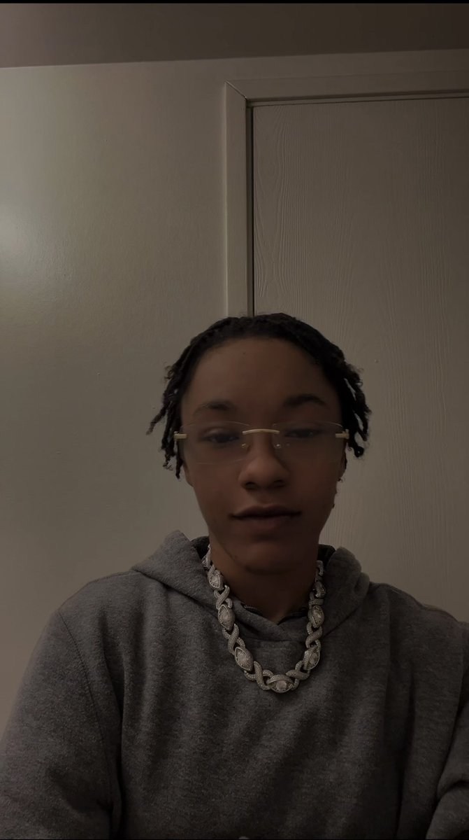brandezzyy_'s tweet photo. #hi #imcuteaf #ilookbaldbutimnot https://t.co/e5ZlxCB09D