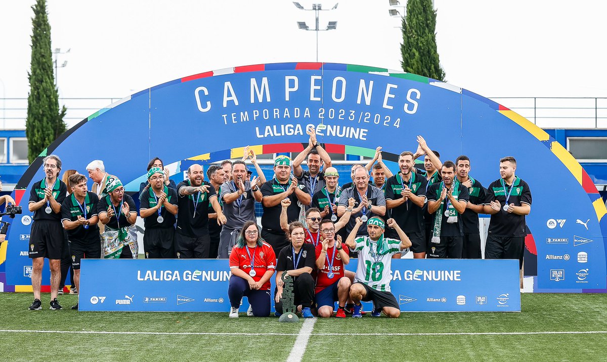 LaLigaCorp's tweet photo. 📍 ¡Finaliza #LALIGAGENUINE!

🏆 Representantes institucionales de LALIGA, el @GetafeCF y de la ciudad participaron en la entrega de premios.

Campeones Deportivos
@RealOviedo 💙🤍
@RCDEspanyol 💙🤍

Campeones de Fair Play
@Burgos_CF 🖤🤍
@CordobaCF_ofi 💚🤍 https://t.co/K8RP4U08Es