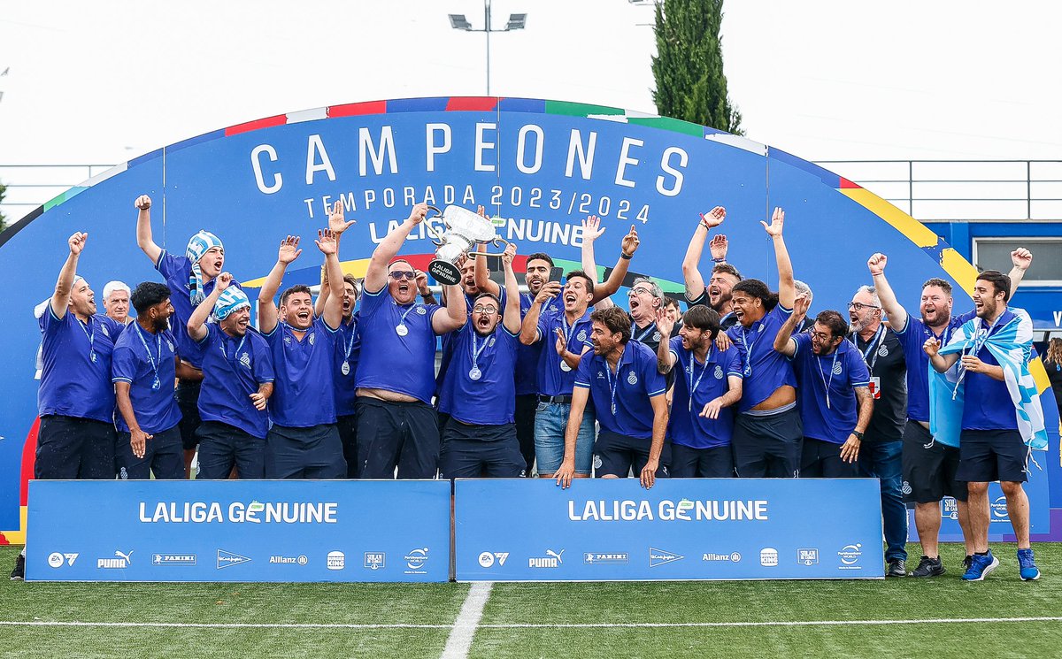 LaLigaCorp's tweet photo. 📍 ¡Finaliza #LALIGAGENUINE!

🏆 Representantes institucionales de LALIGA, el @GetafeCF y de la ciudad participaron en la entrega de premios.

Campeones Deportivos
@RealOviedo 💙🤍
@RCDEspanyol 💙🤍

Campeones de Fair Play
@Burgos_CF 🖤🤍
@CordobaCF_ofi 💚🤍 https://t.co/K8RP4U08Es