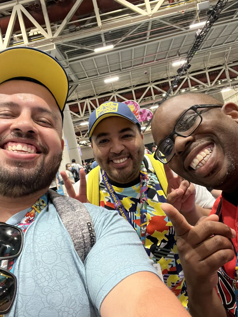 Guaps17's tweet photo. Homies I got to see at NAIC 😁 https://t.co/CXIoKfAS1X