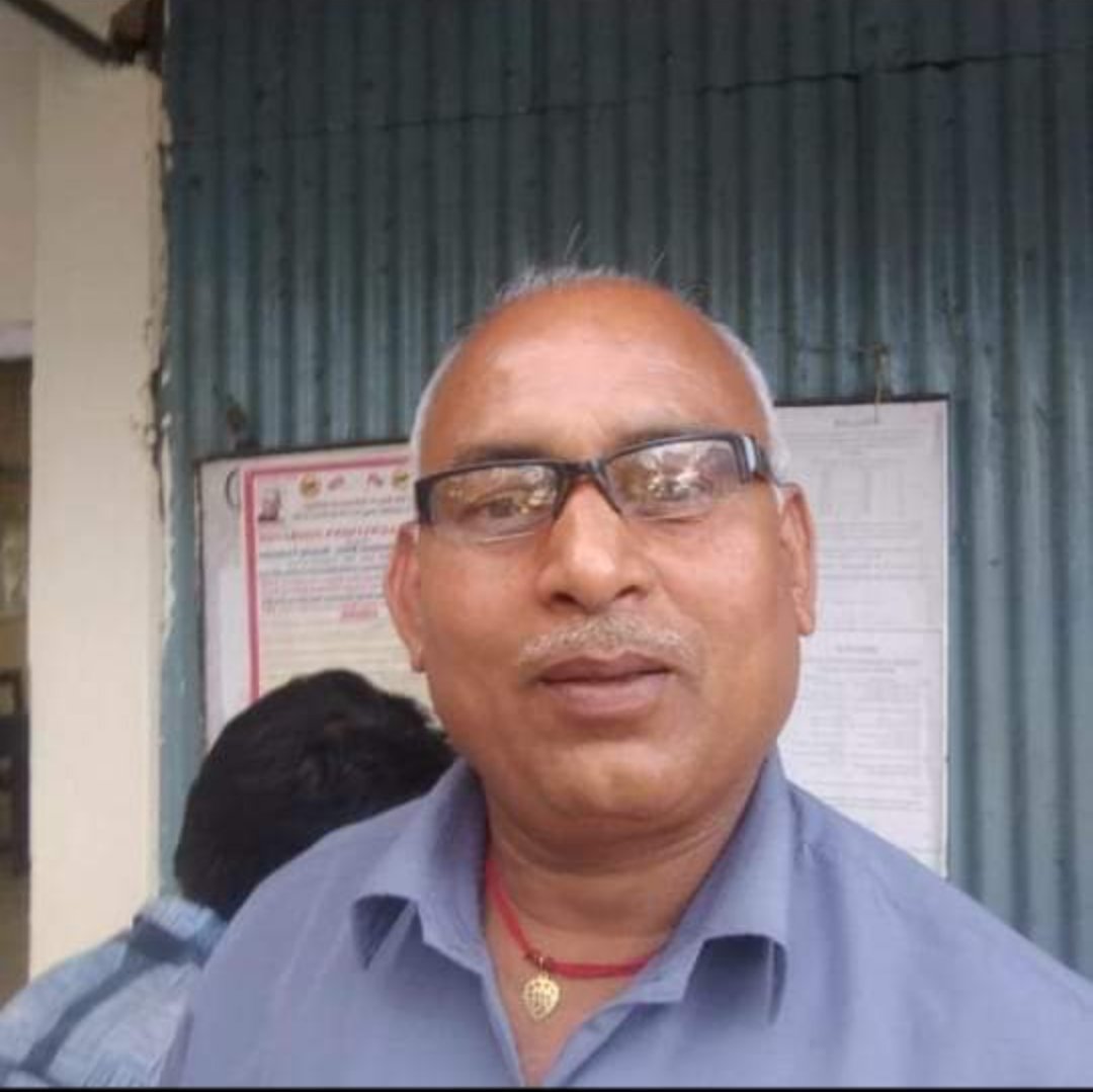 ajaysahani27's tweet photo. @gm_nfr @drm_kir @rpf_nfr1 @RailNf @RailMinIndia @AshwiniVaishnaw
Alert🔴 FRAUDSTER DETAILS👇
Name - RAM BAHADUR YADAV
S/o.  Late. BANKA YADAV 
Employee Id - 12220804076
Zone.  NFR     Division.  KIR    Posting.  NJP
Designation. TRACKMAN
Mobile. 9641025268
Now Living. Gopalganj. https://t.co/M45fq4AWtQ
