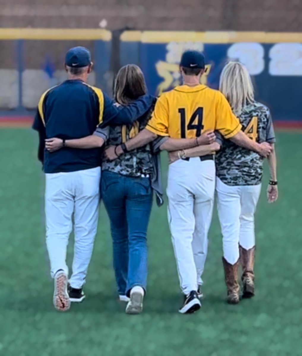 AmandaMazey's tweet image. Mountaineer Nation…It’s been an absolute honor & privilege to represent @WVUBaseball, this university & this state.
Forever Mountaineers 💛💙