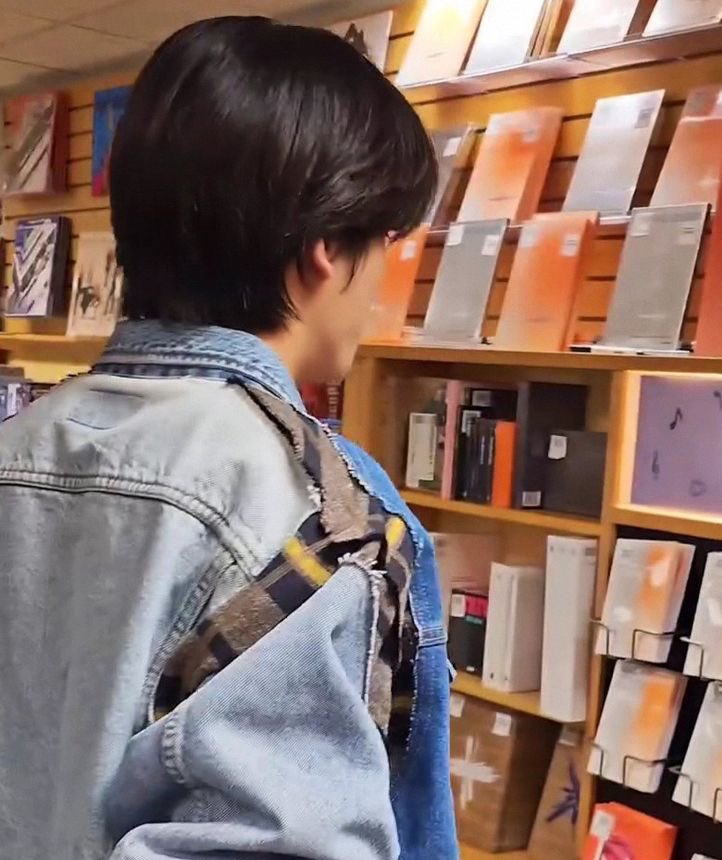 THREAD:
JAKE = BOYFRIEND VIBE