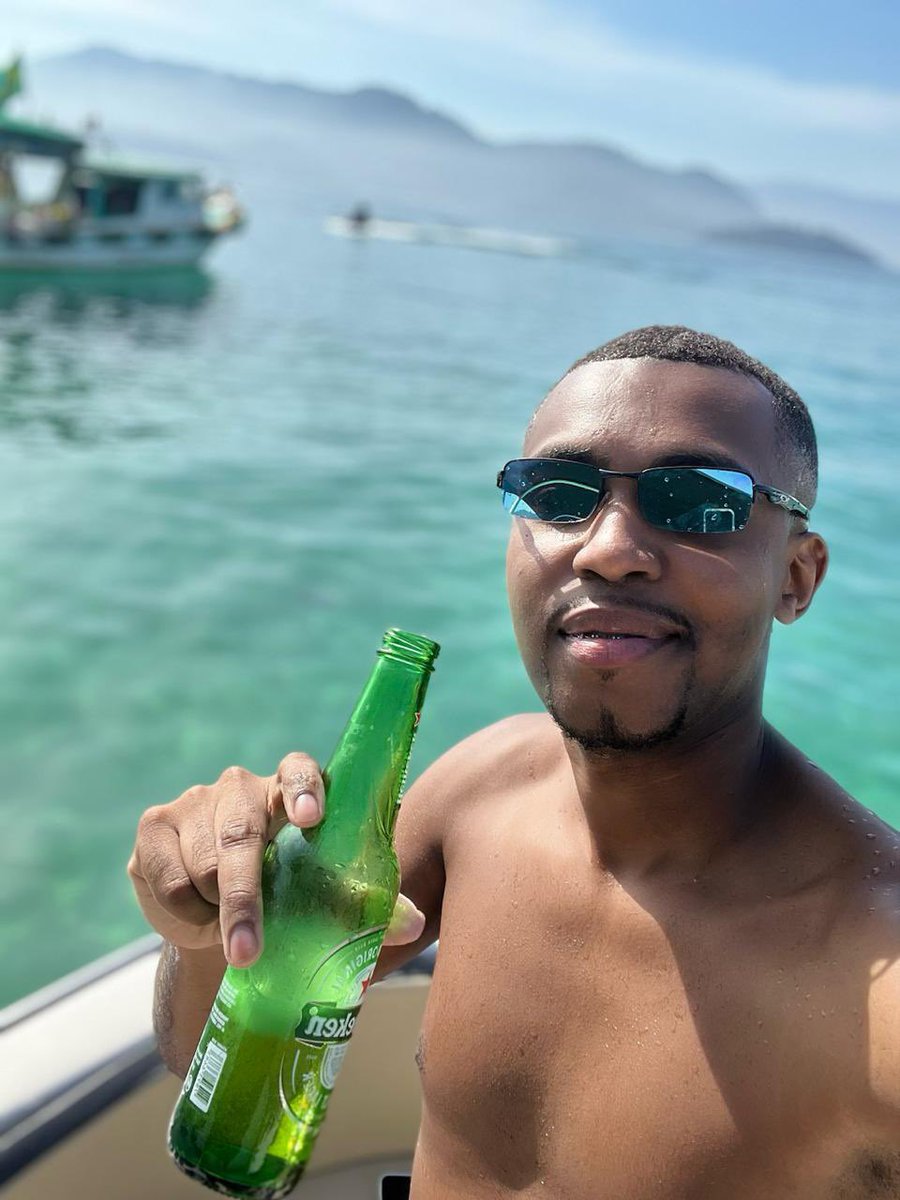 sorriso_preto's tweet photo. Domingo em Angras 🥵😍🔥#Pretão https://t.co/C9mA7onTLp