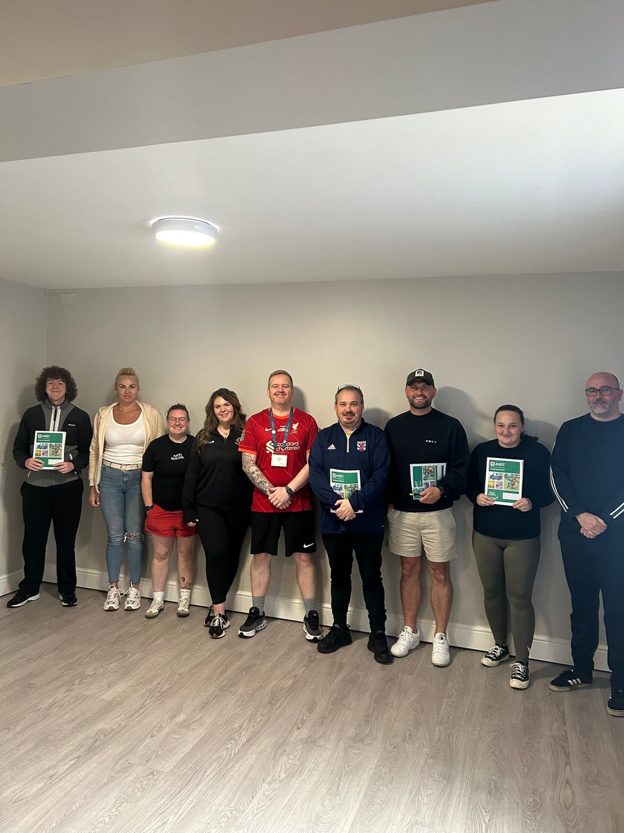 Sam Magee (@sammagee_81) on Twitter photo Another ASIST delivered. This time to grassroots sports coaches, players, and backroom staff from football, rugby, and ice hockey.
And a massive thank you to Chris for another successful delivery.
<a href="/GWRFC_Official/">Greenock Wanderers RFC</a> <a href="/GREENOCKJFC/">Greenock Juniors FC</a>
<a href="/MortonCommunity/">Morton in the Community</a> @ManOnSCIO
@chrispaul_ZAT Another ASIST delivered. This time to grassroots sports coaches, players, and backroom staff from football, rugby, and ice hockey.
And a massive thank you to Chris for another successful delivery.
<a href="/GWRFC_Official/">Greenock Wanderers RFC</a> <a href="/GREENOCKJFC/">Greenock Juniors FC</a>
<a href="/MortonCommunity/">Morton in the Community</a> @ManOnSCIO
@chrispaul_ZAT