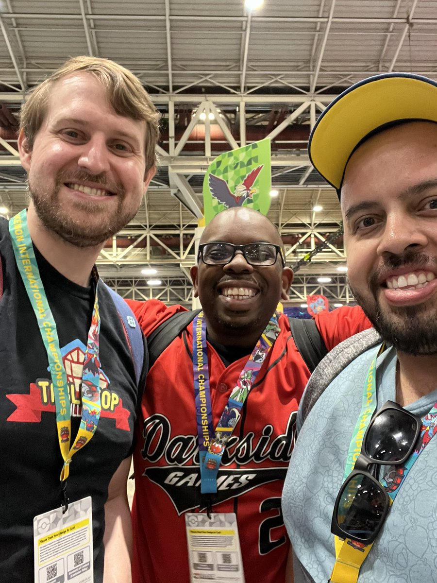 Guaps17's tweet photo. Also snagged a pic with @Mellow_Magikarp but could barely talk to him cuz Gazer kept interrupting &amp; begging to be on his podcast 🤣 https://t.co/dN9uFjUt0y
