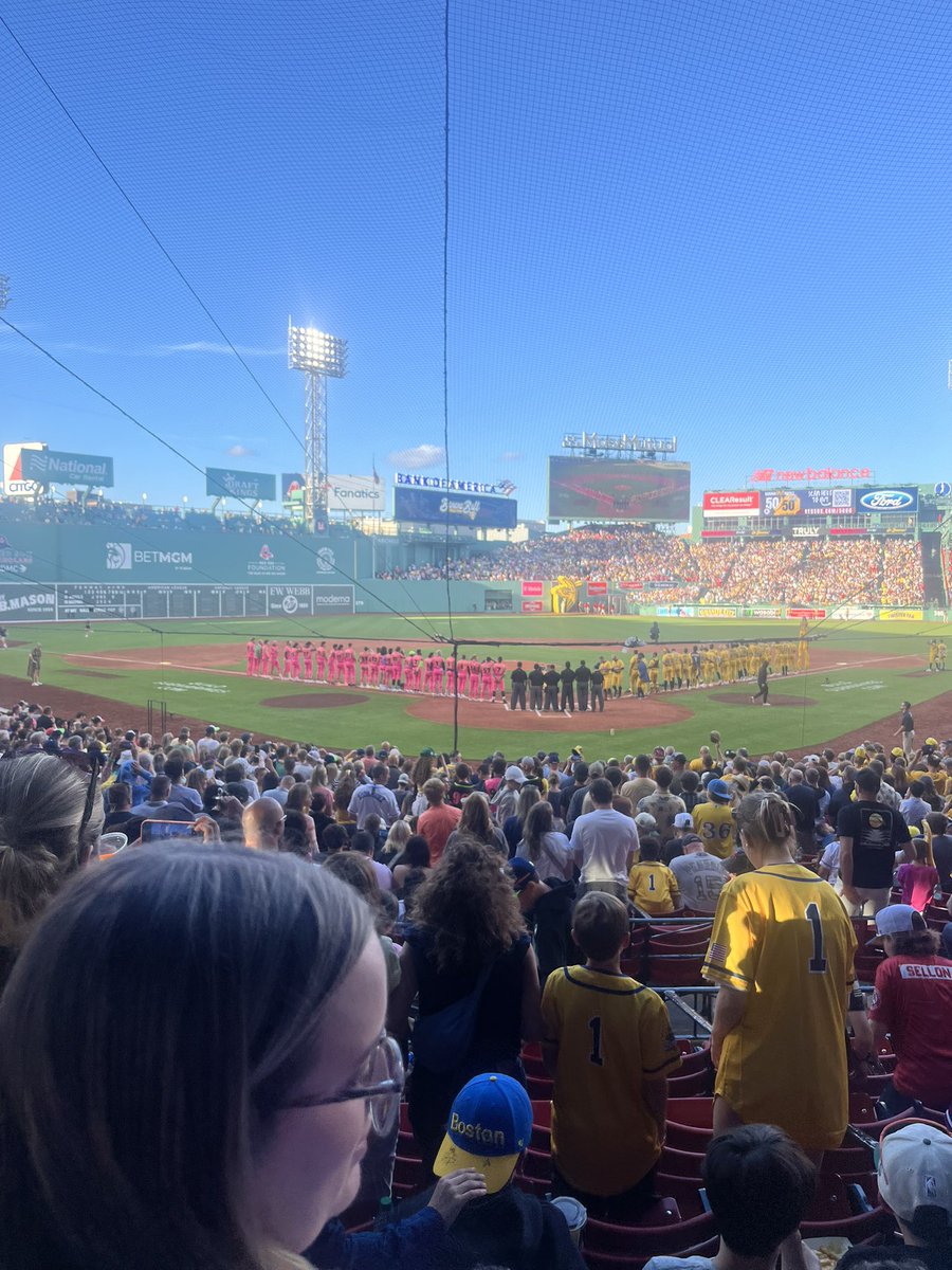JackDunnCC26's tweet photo. Dream come true to see the @TheSavBananas at Fenway. Amazing experience if you have the chance go see them https://t.co/g3HK30dQdk