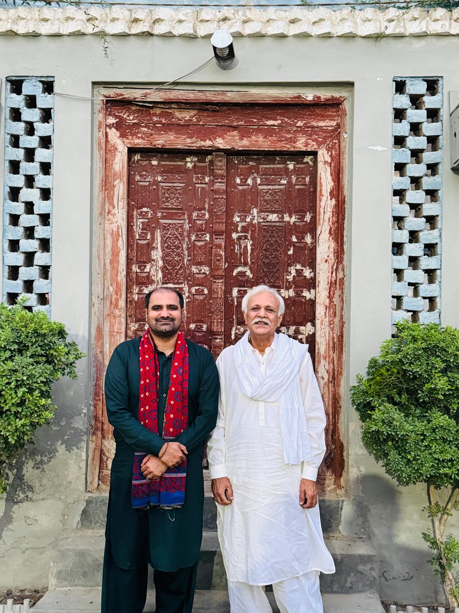 Shahzad Shafi (@shahzadshafi007) on Twitter photo ساکوں ٻہہ ڱاوے کوئی
 اللہ دی کلام اساں 💝
ہنس دی جاہ کروڑ وچ مرشد دے درشن ساکوں ٻہہ ڱاوے کوئی
 اللہ دی کلام اساں 💝
ہنس دی جاہ کروڑ وچ مرشد دے درشن
