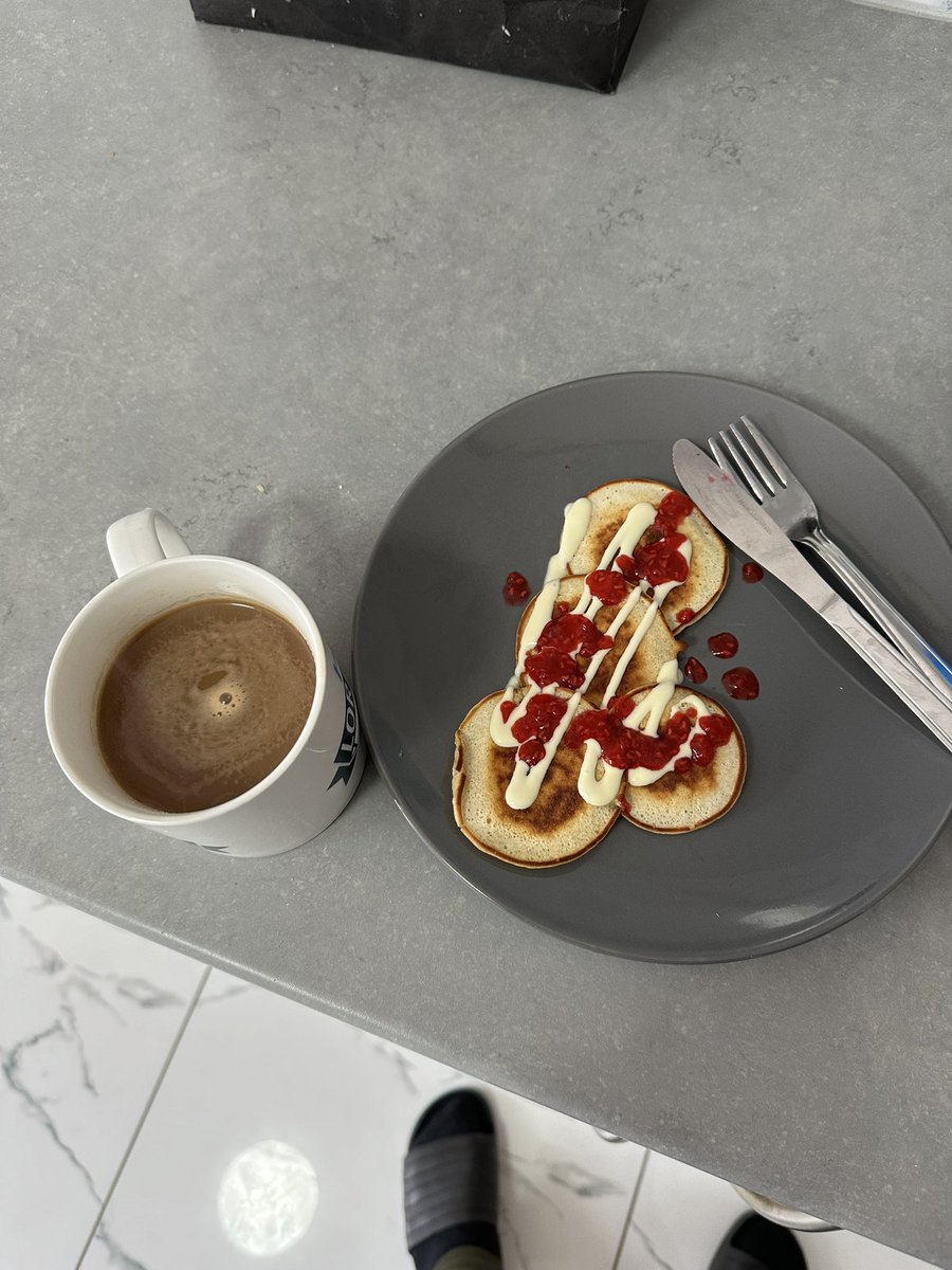 Made some quick pancakes w compote