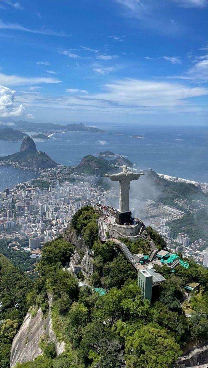 RoamingRebecca9's tweet photo. What's your dream travel destination? 🌍 https://t.co/u0EXF2PqpZ