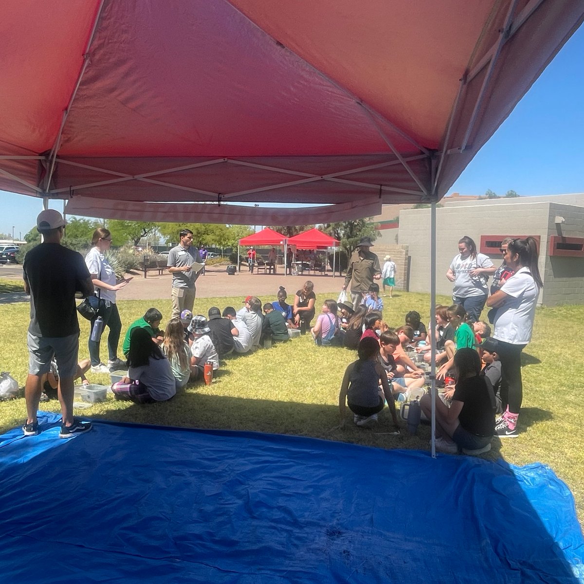 Arizona Department of Environmental Quality (@arizonadeq) on Twitter photo Inspiring the next generation of #EnvironmentalStewards ✨
ADEQ volunteers had an amazing time teaching Apache Junction students about Arizona's most precious resource: our water! 💧
Huge thanks to @ProjectWET and <a href="/uarizona/">University of Arizona</a> for organizing this event 👏
#ADEQCommunity #AZWater Inspiring the next generation of #EnvironmentalStewards ✨
ADEQ volunteers had an amazing time teaching Apache Junction students about Arizona's most precious resource: our water! 💧
Huge thanks to @ProjectWET and <a href="/uarizona/">University of Arizona</a> for organizing this event 👏
#ADEQCommunity #AZWater
