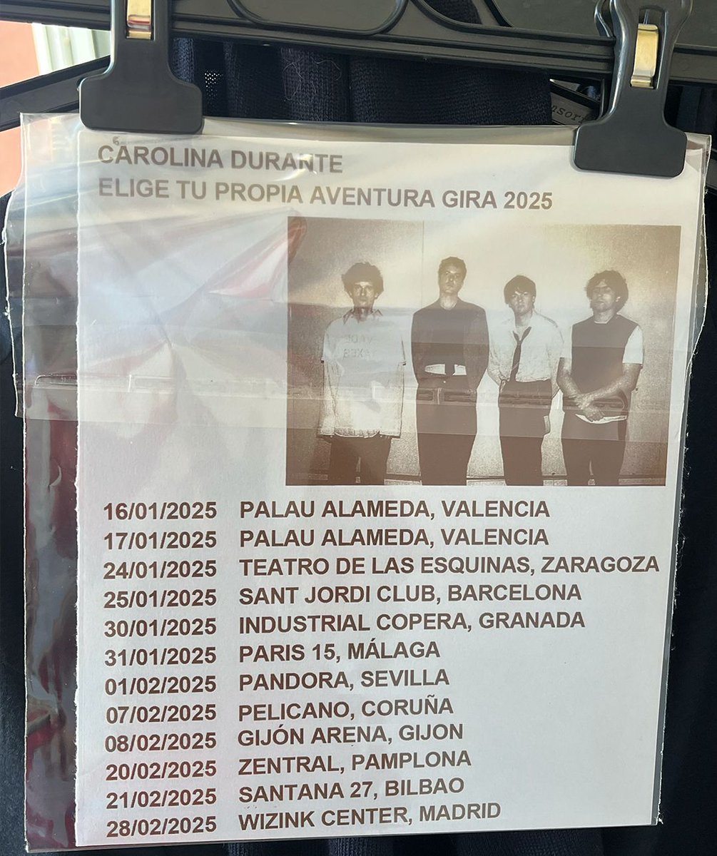 carolinadurante's tweet photo. un taxista que era fanático https://t.co/GDAQ1Fh56G