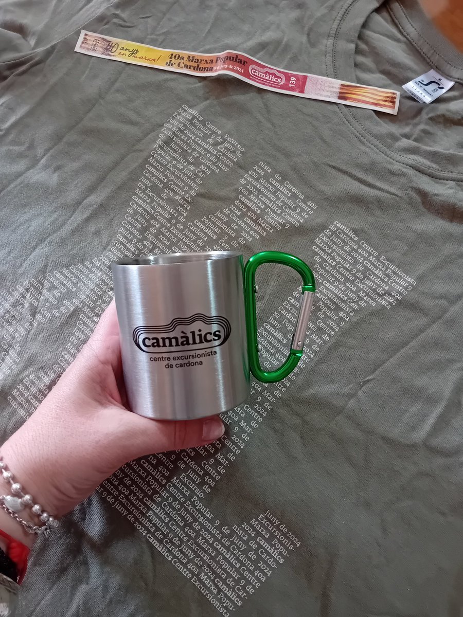 RitaPiguillem's tweet photo. El #CentreExcursionistadeCardona ha organitzat la Marxa popular. Aquest cop la 40ena XL.
Felicitats Camàlics per l'organització, els avituallaments d'aigua,begudes vàries,fruita a dojo,entrepans i pels super regals de la samarreta i la tassa.
#SumantKms #Enforma @ajtcardona https://t.co/xZVh9fVnDC