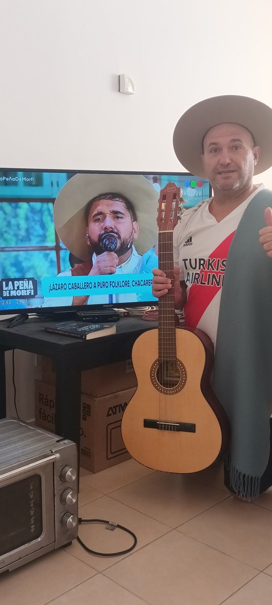 danielperfumo's tweet photo. #LaPeñaDeMorfi desde #cipolletti junto a Lázaro Caballeto en @telefe https://t.co/K8UPaEHnfF